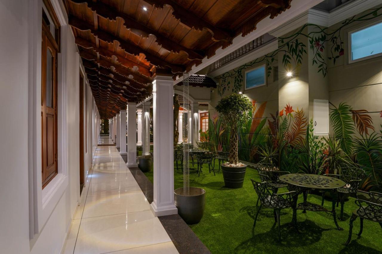 Hotel Heritage Plaza コッタヤム エクステリア 写真